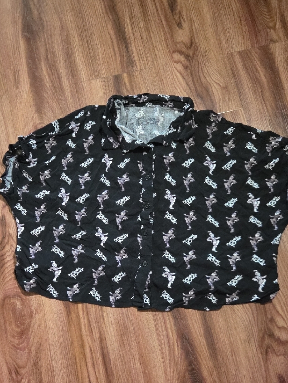 My Chemical Romance Crop Black Button-Up Short Sleeve Shirt Size Medium - Picture 3 of 6